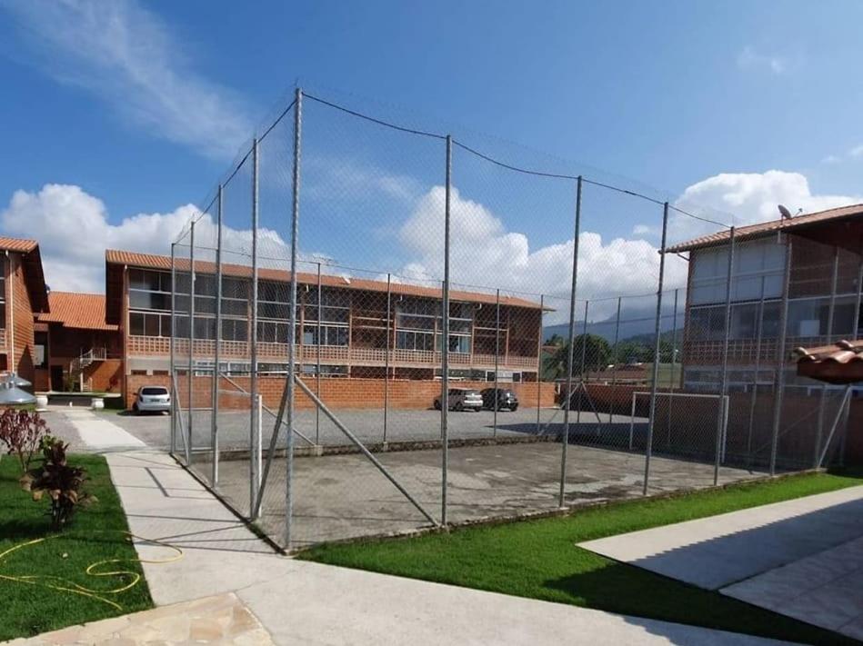 Apartamento Condominio Maranduba Ii - 250 Metros Do Sape Ubatuba